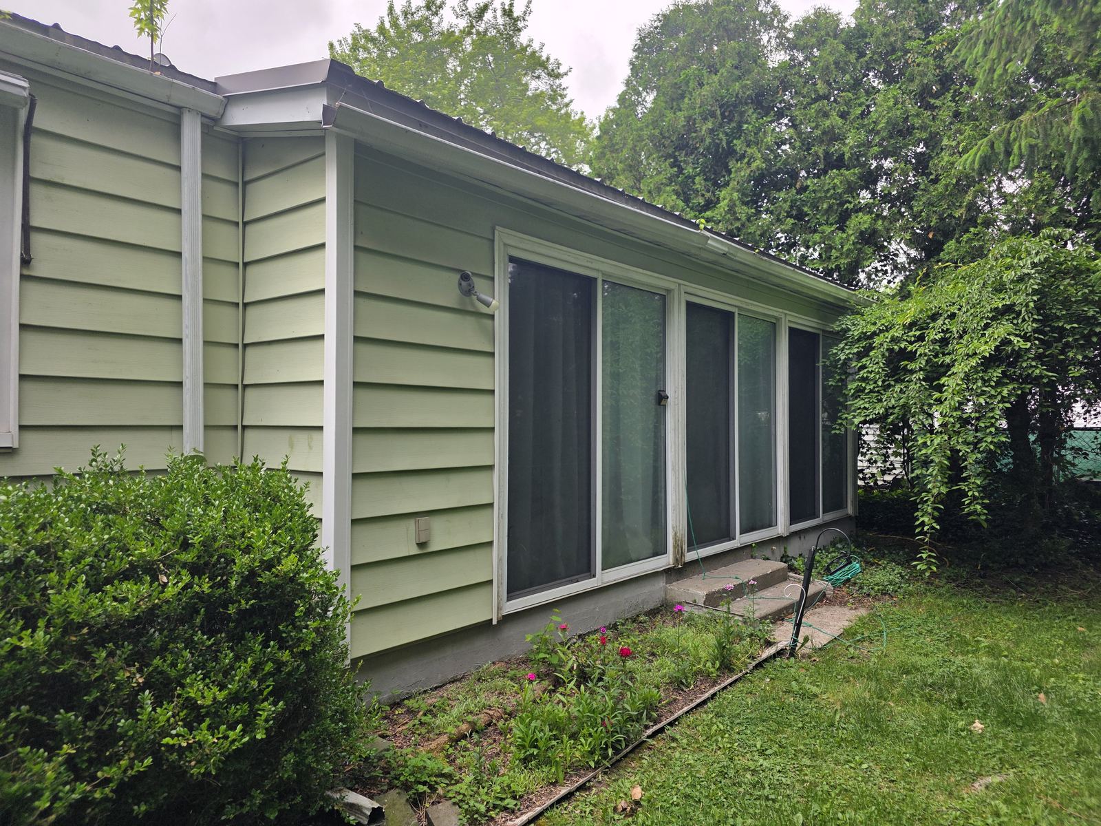 Rear exterior and sliding doors